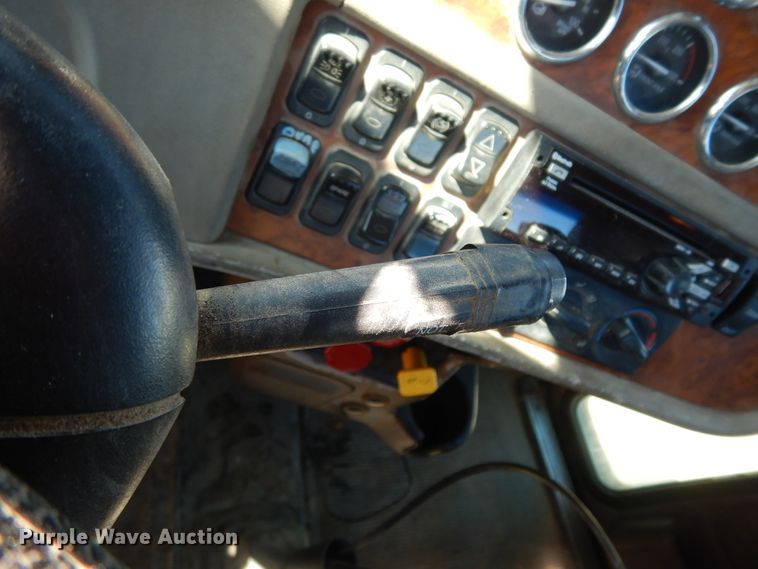 image for item DI8530 2006 Peterbilt 379  semi truck