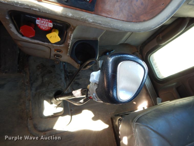 image for item DI8530 2006 Peterbilt 379  semi truck