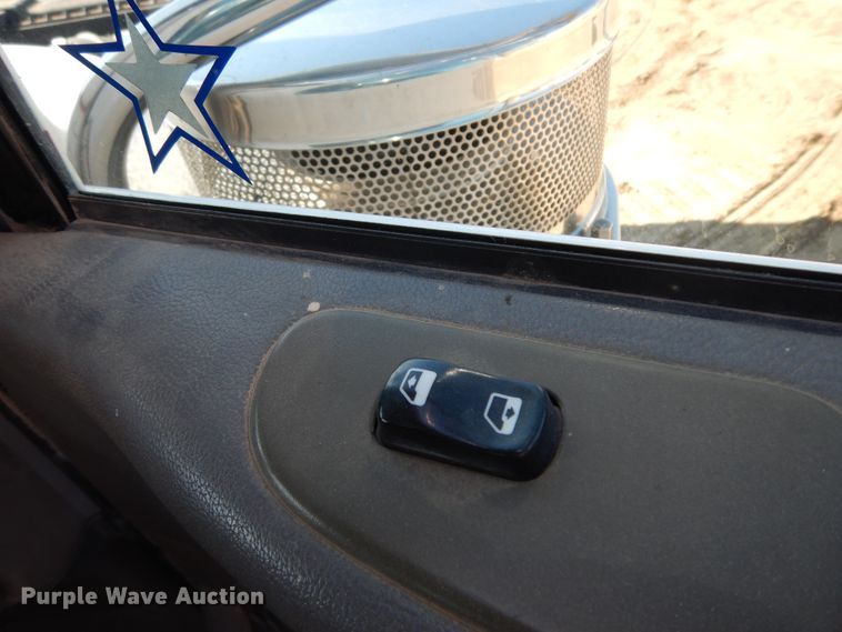 image for item DI8530 2006 Peterbilt 379  semi truck