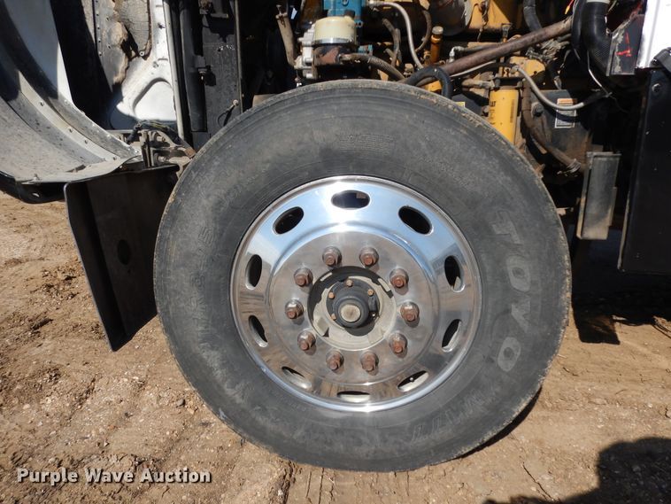 image for item DI8530 2006 Peterbilt 379  semi truck