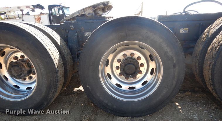 image for item DI8530 2006 Peterbilt 379  semi truck