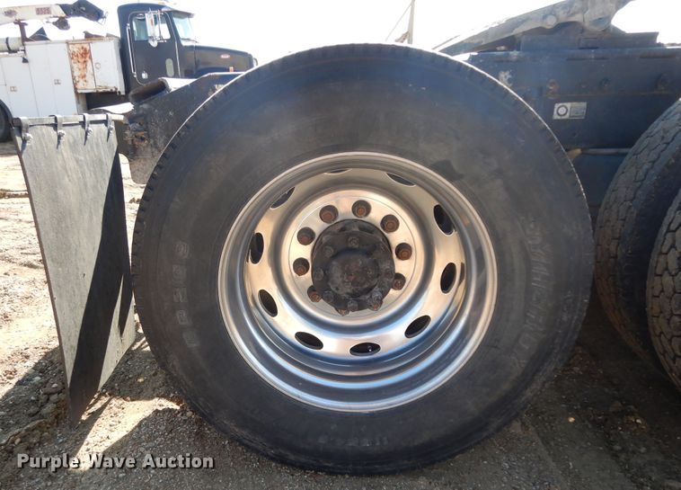 image for item DI8530 2006 Peterbilt 379  semi truck