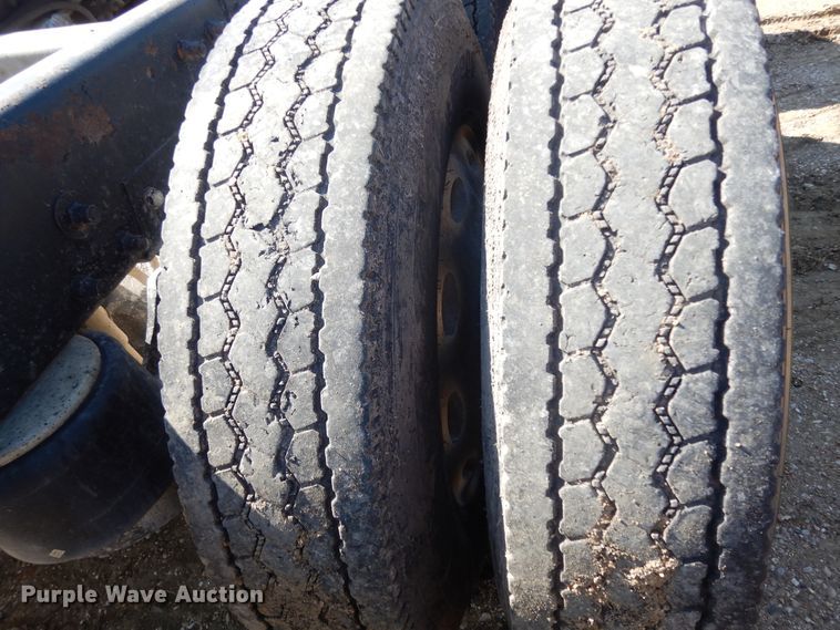 image for item DI8530 2006 Peterbilt 379  semi truck