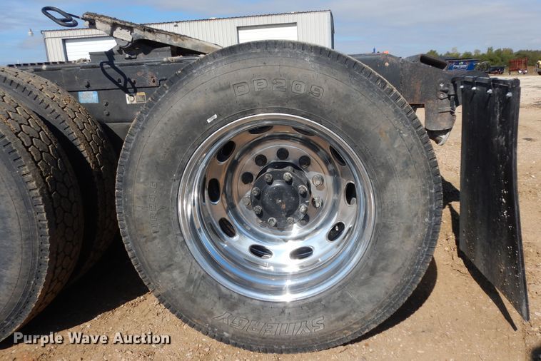 image for item DI8530 2006 Peterbilt 379  semi truck