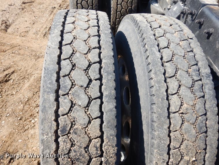 image for item DI8530 2006 Peterbilt 379  semi truck