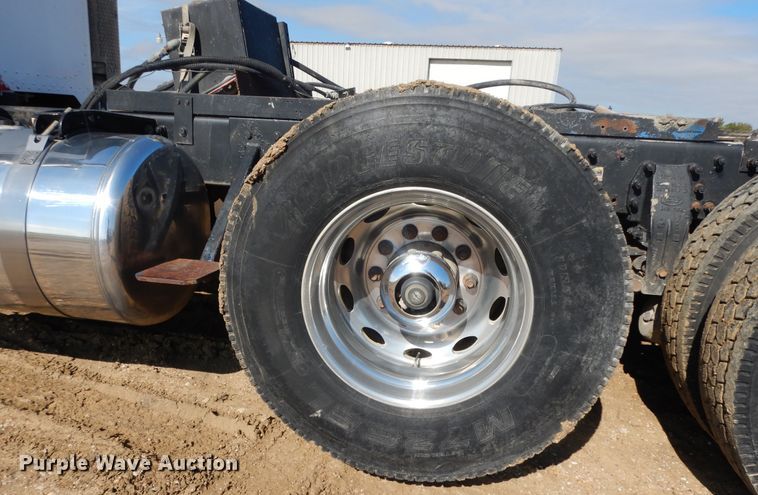 image for item DI8530 2006 Peterbilt 379  semi truck