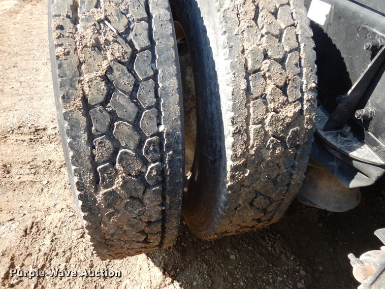 image for item DI8530 2006 Peterbilt 379  semi truck