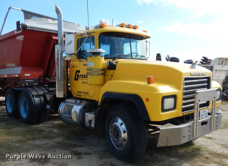 image for item DI8531 1999 Mack RD688S  semi truck