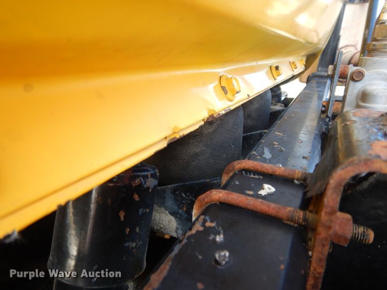 image for item DI8531 1999 Mack RD688S  semi truck