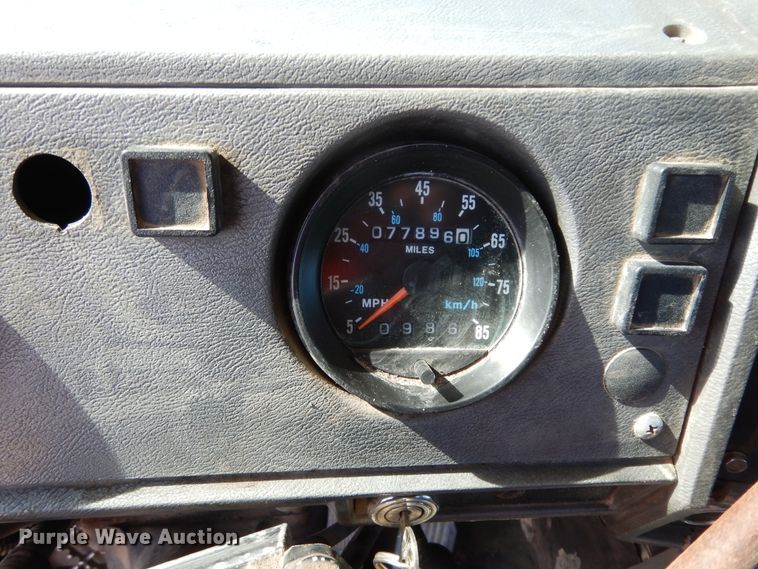 image for item DI8531 1999 Mack RD688S  semi truck