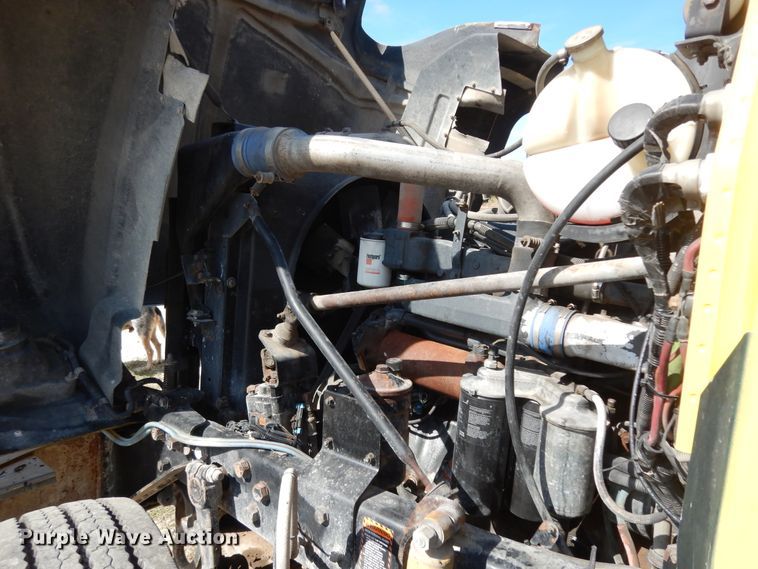 image for item DI8531 1999 Mack RD688S  semi truck