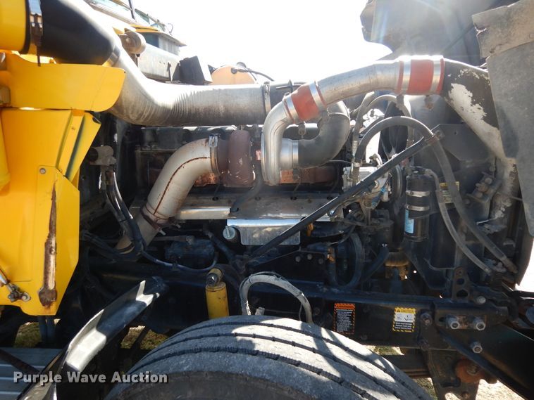 image for item DI8531 1999 Mack RD688S  semi truck