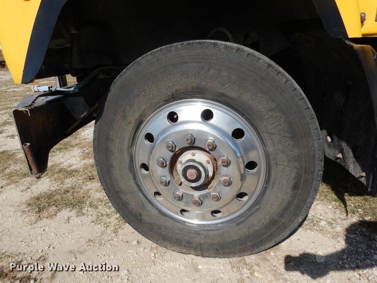 image for item DI8531 1999 Mack RD688S  semi truck