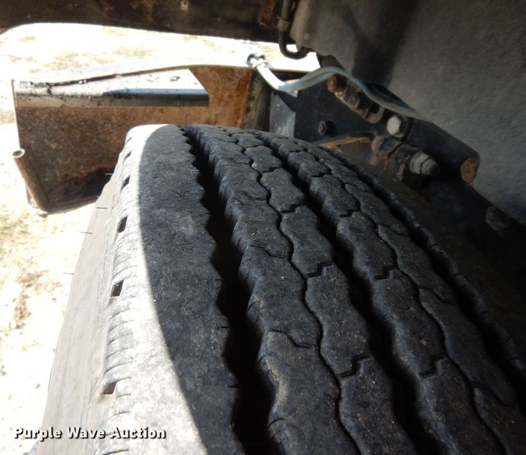 image for item DI8531 1999 Mack RD688S  semi truck