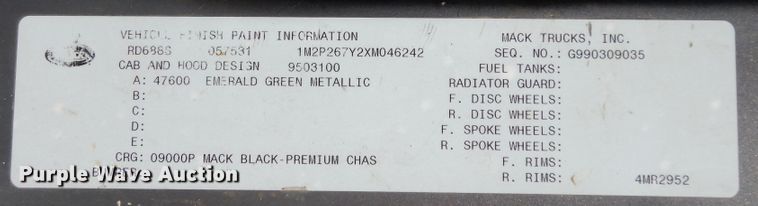 image for item DI8531 1999 Mack RD688S  semi truck