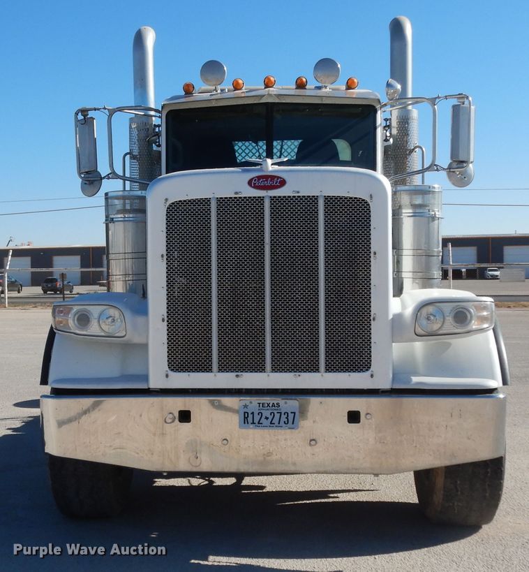 image for item DI8540 2012 Peterbilt 388  semi truck