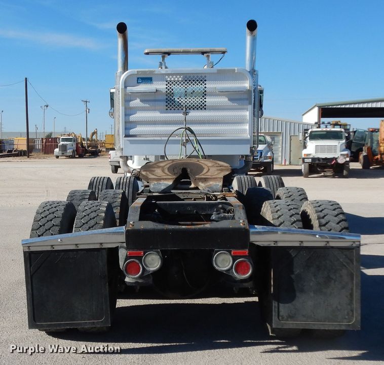 image for item DI8540 2012 Peterbilt 388  semi truck