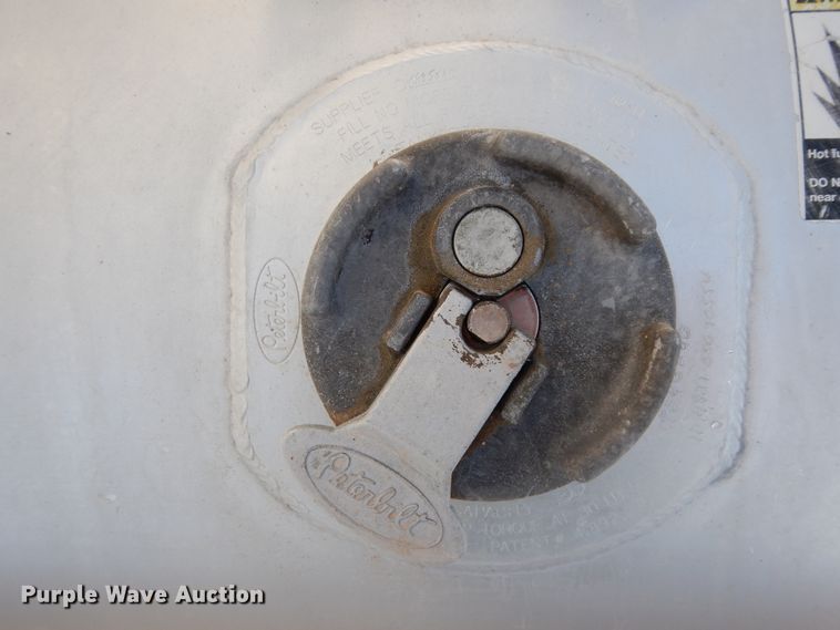 image for item DI8540 2012 Peterbilt 388  semi truck