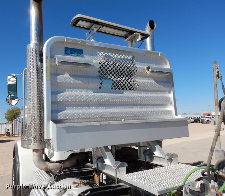 image for item DI8540 2012 Peterbilt 388  semi truck