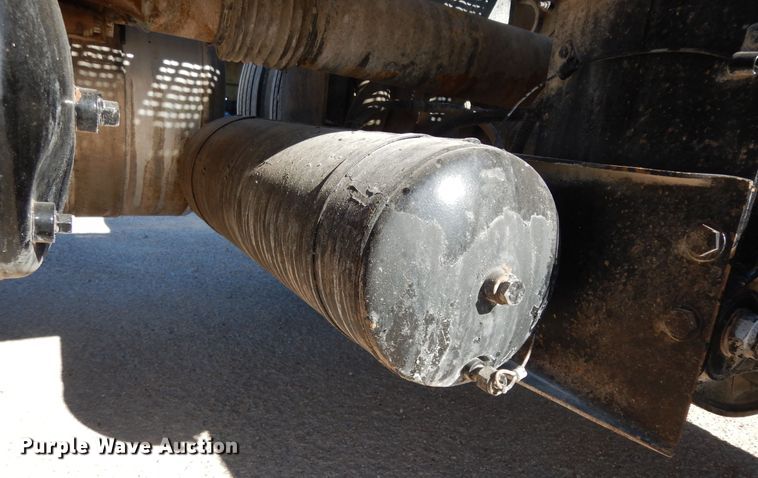 image for item DI8540 2012 Peterbilt 388  semi truck