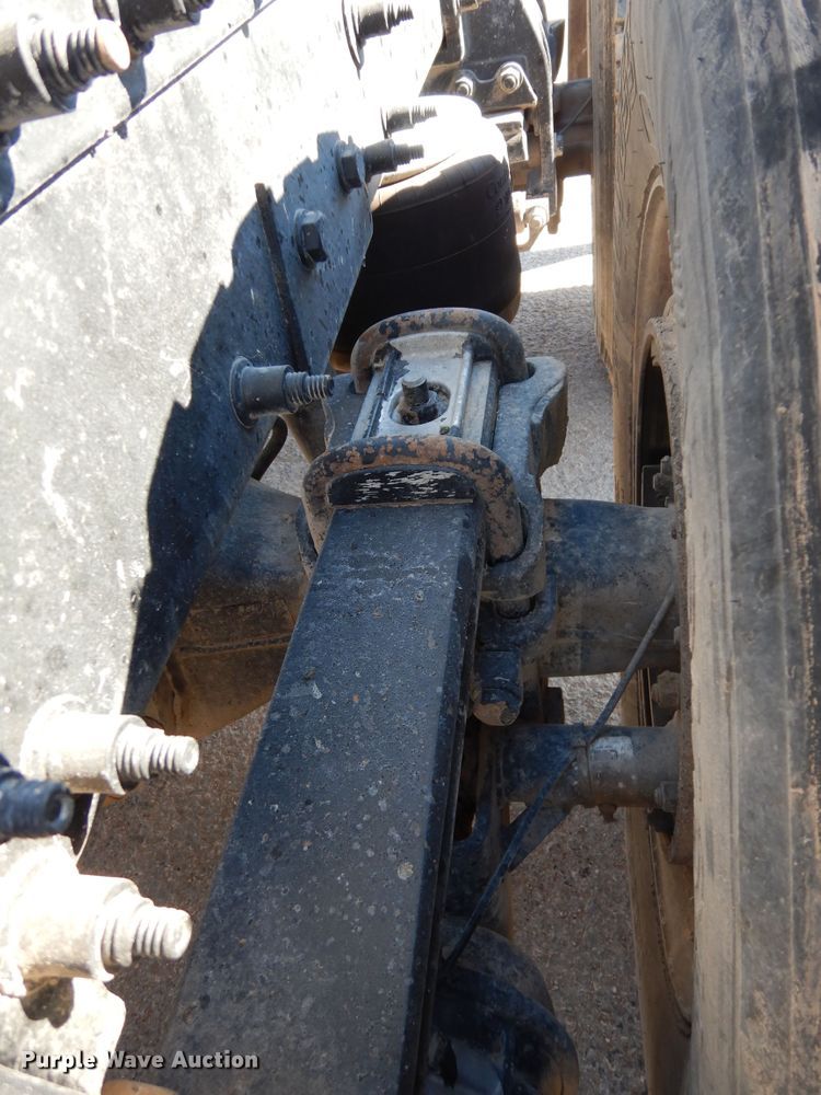 image for item DI8540 2012 Peterbilt 388  semi truck