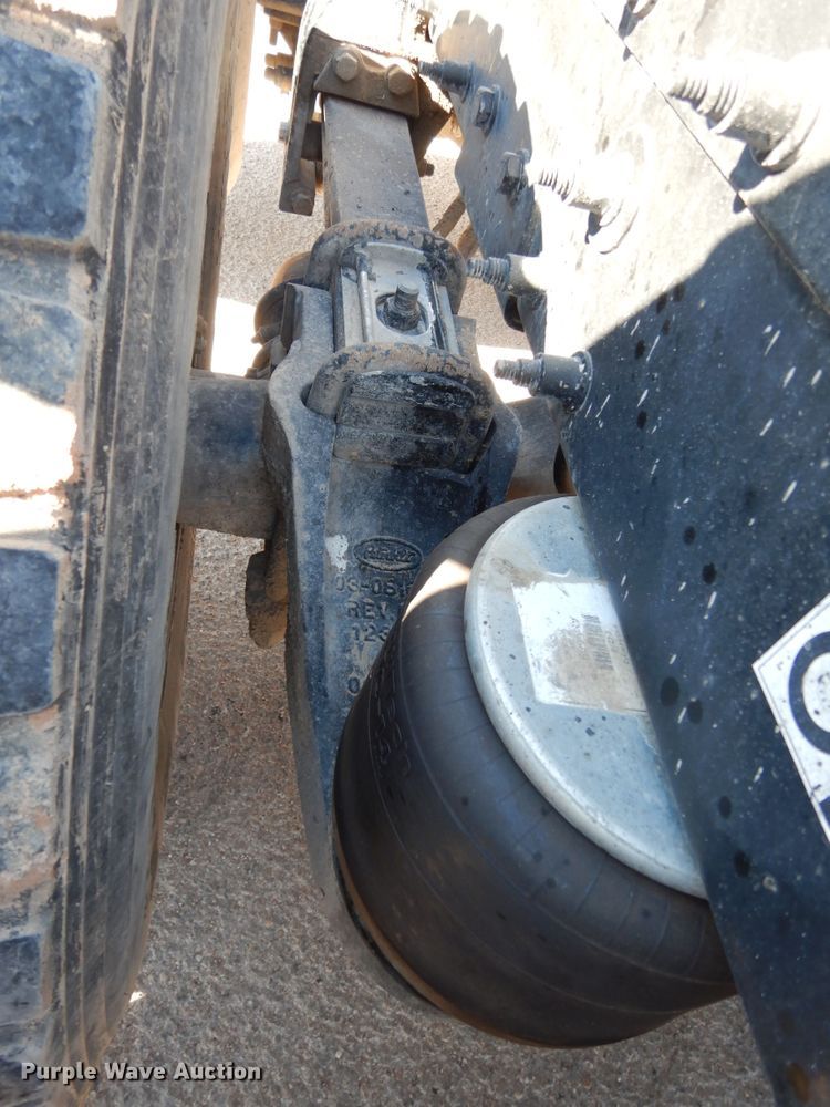 image for item DI8540 2012 Peterbilt 388  semi truck