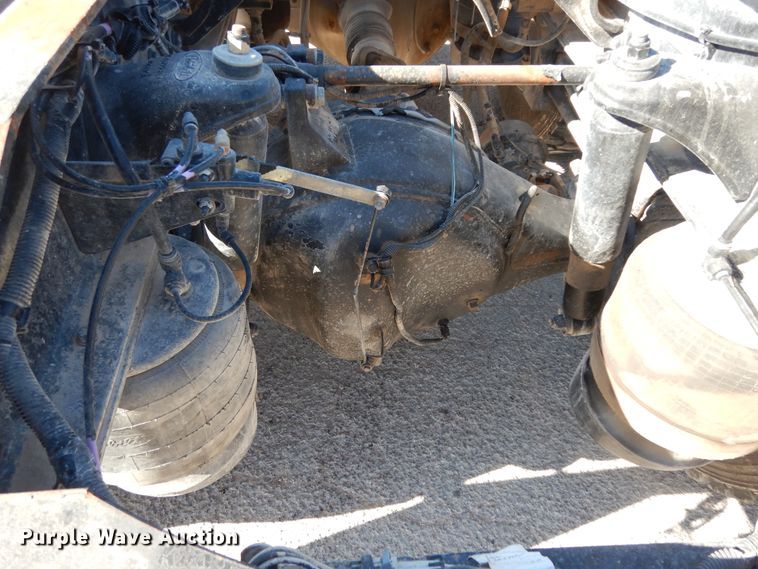 image for item DI8540 2012 Peterbilt 388  semi truck