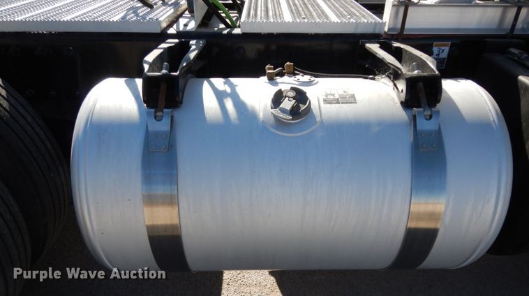 image for item DI8540 2012 Peterbilt 388  semi truck