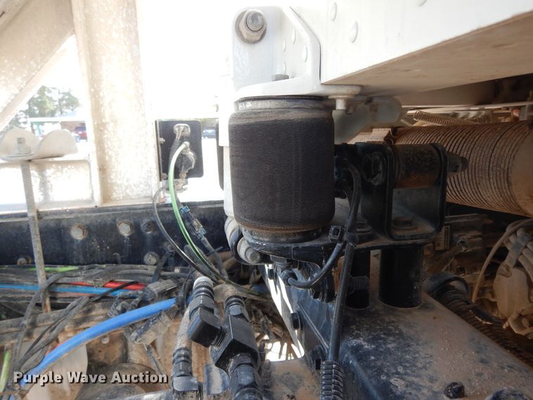 image for item DI8540 2012 Peterbilt 388  semi truck