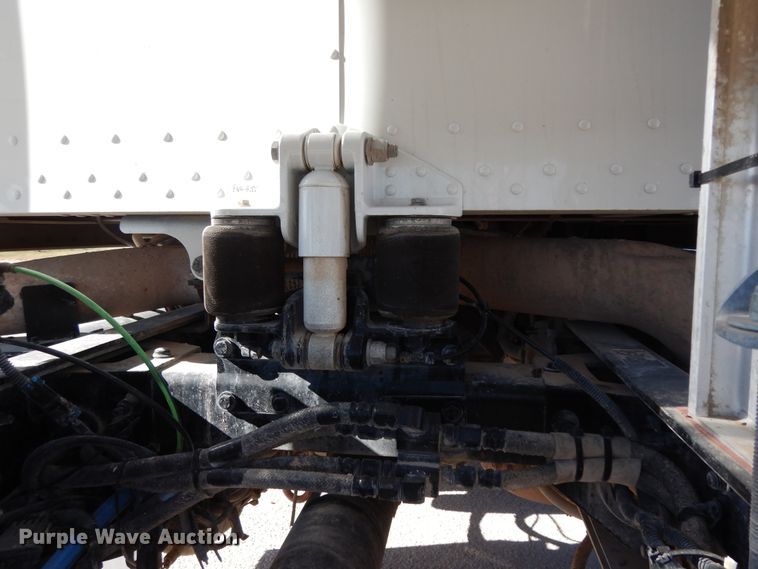 image for item DI8540 2012 Peterbilt 388  semi truck