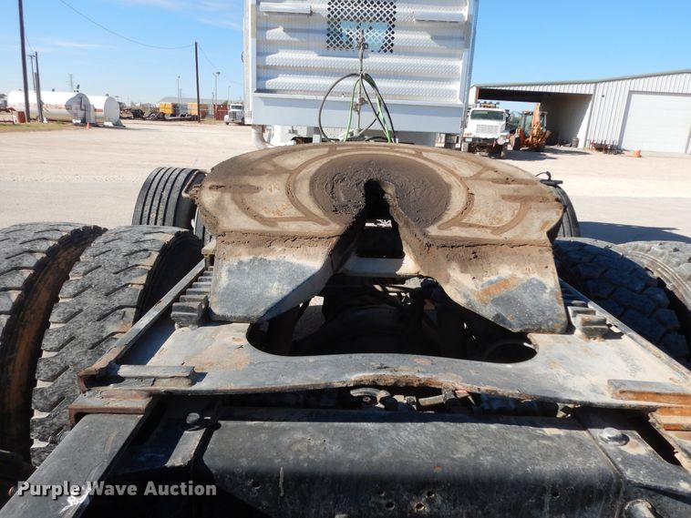 image for item DI8540 2012 Peterbilt 388  semi truck