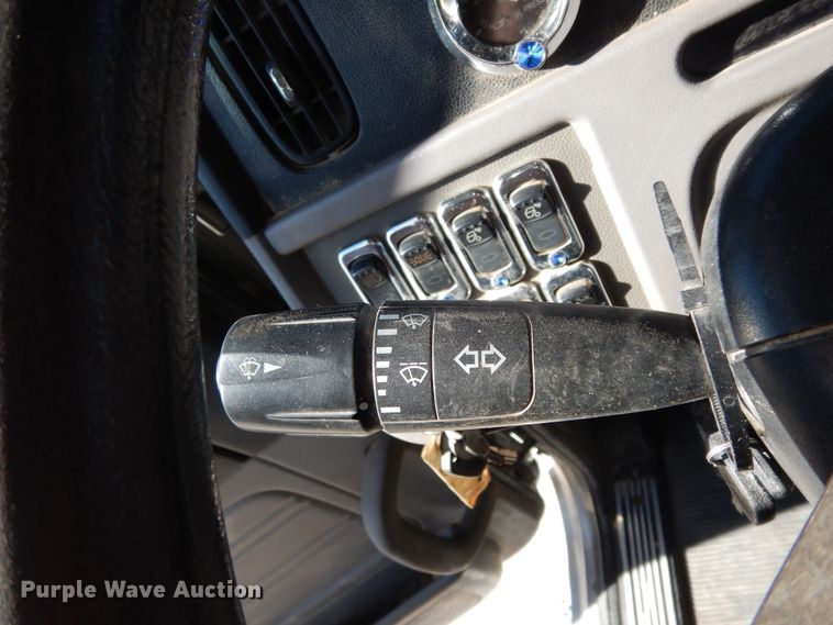 image for item DI8540 2012 Peterbilt 388  semi truck