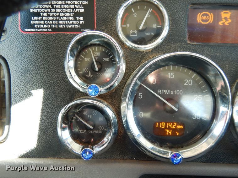 image for item DI8540 2012 Peterbilt 388  semi truck