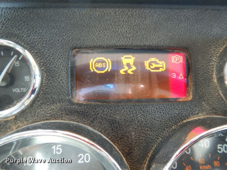 image for item DI8540 2012 Peterbilt 388  semi truck