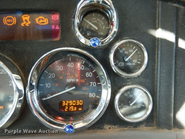 image for item DI8540 2012 Peterbilt 388  semi truck