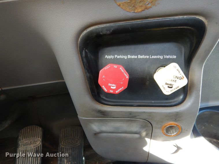 image for item DI8540 2012 Peterbilt 388  semi truck