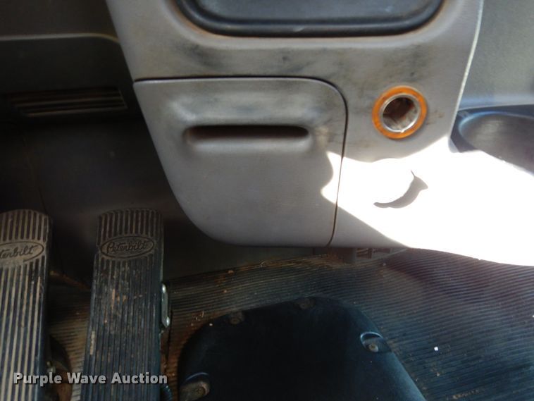 image for item DI8540 2012 Peterbilt 388  semi truck