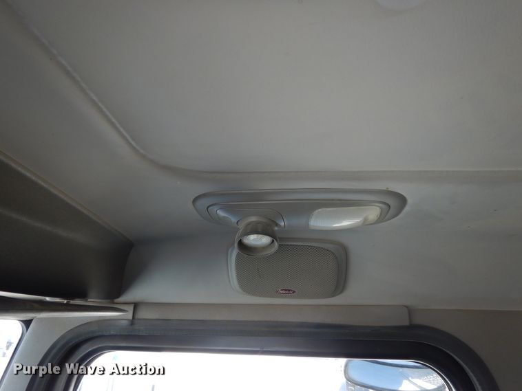 image for item DI8540 2012 Peterbilt 388  semi truck