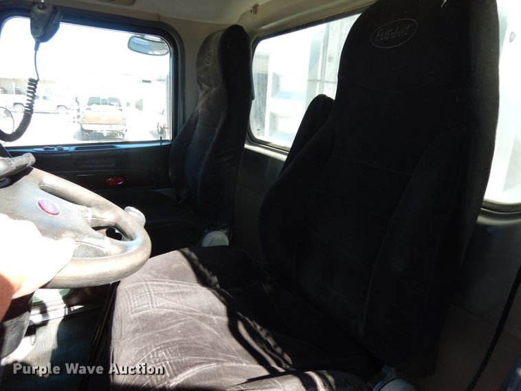 image for item DI8540 2012 Peterbilt 388  semi truck