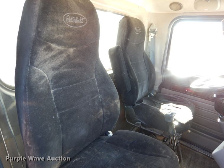 image for item DI8540 2012 Peterbilt 388  semi truck