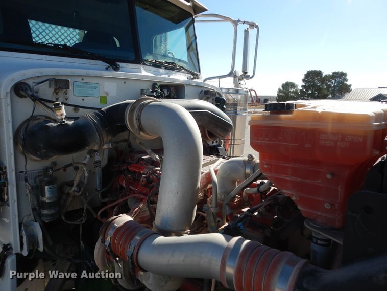 image for item DI8540 2012 Peterbilt 388  semi truck