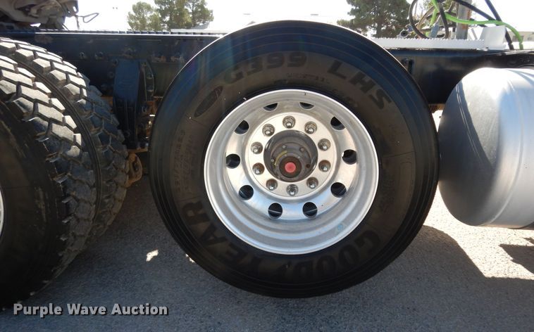 image for item DI8540 2012 Peterbilt 388  semi truck