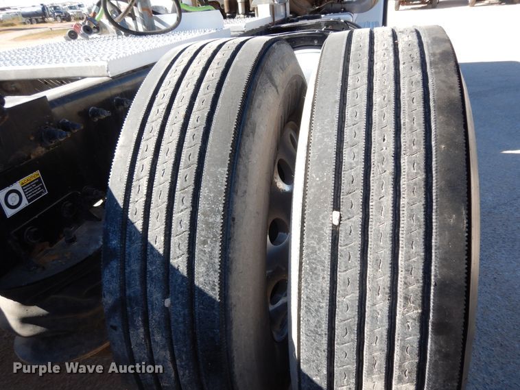 image for item DI8540 2012 Peterbilt 388  semi truck