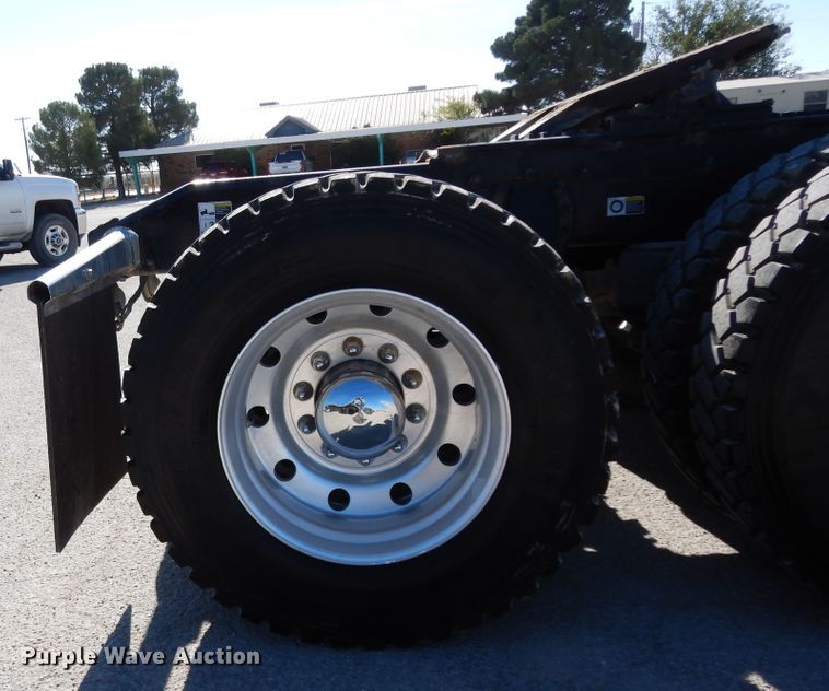 image for item DI8540 2012 Peterbilt 388  semi truck