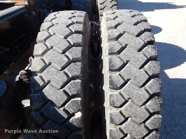 image for item DI8540 2012 Peterbilt 388  semi truck