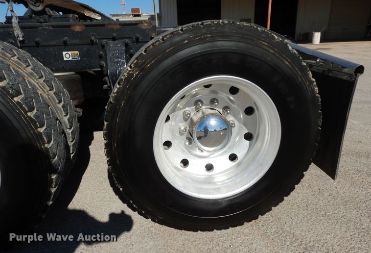 image for item DI8540 2012 Peterbilt 388  semi truck