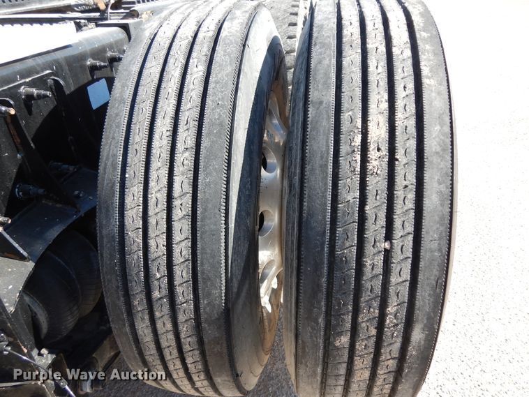 image for item DI8540 2012 Peterbilt 388  semi truck