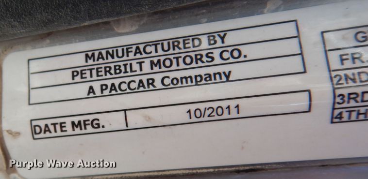 image for item DI8540 2012 Peterbilt 388  semi truck