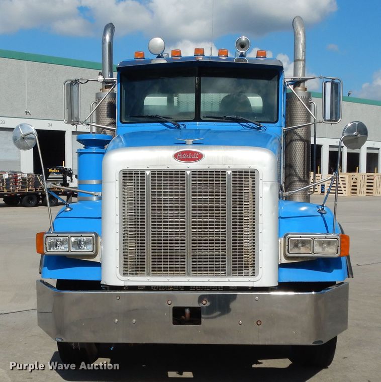 image for item DJ7442 2004 Peterbilt 378  semi truck