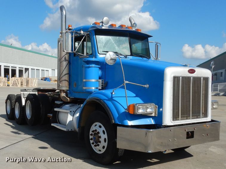 image for item DJ7442 2004 Peterbilt 378  semi truck
